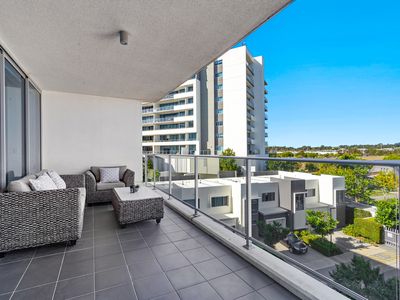 301 / 3 Compass Drive, Biggera Waters