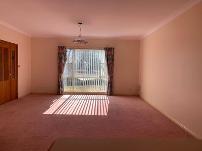 1 / 21 Bedford Avenue, Dubbo
