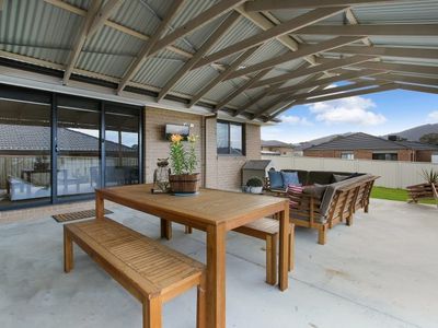 9 Eyre Ct, Lavington