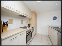 46 / 10 Grand Pde , Kawana Island