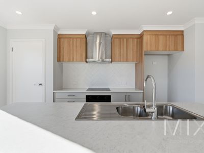 2 / 70 William Street , Brighton