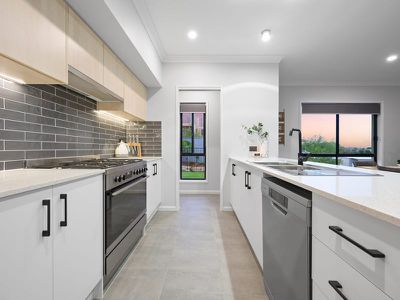 16 Erskine Street, Upper Coomera