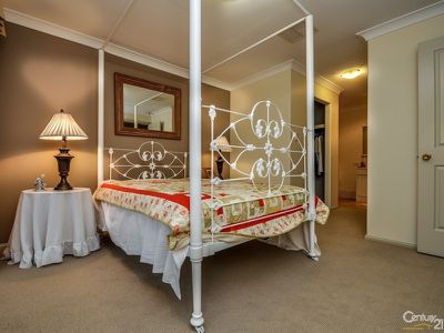 24 Pinehurst Avenue, Dubbo