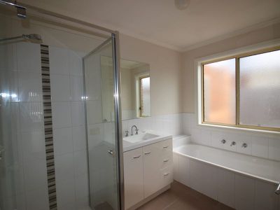 1 / 71 Matthews Road, Lovely Banks