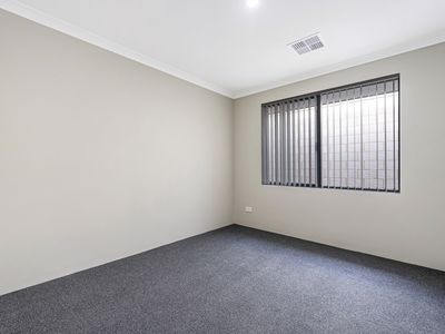 24 Longitude Road, Port Kennedy