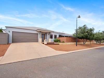 2 Pirring Way, Hannans