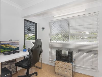 53 Bristol Street, Gulliver