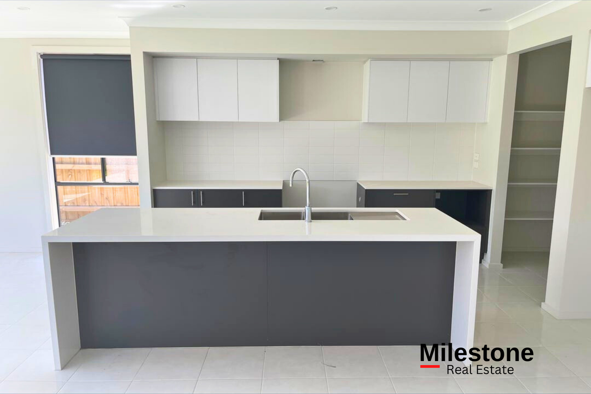 28 Dream Avenue, Cranbourne East