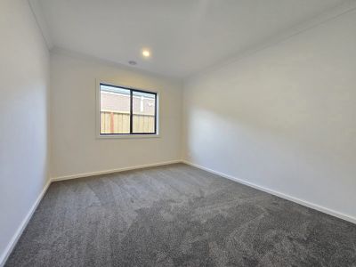 4 Nesting Way, Werribee