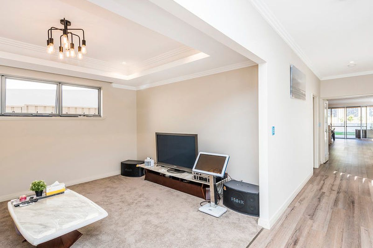 2A Genesta Crescent, Dalkeith