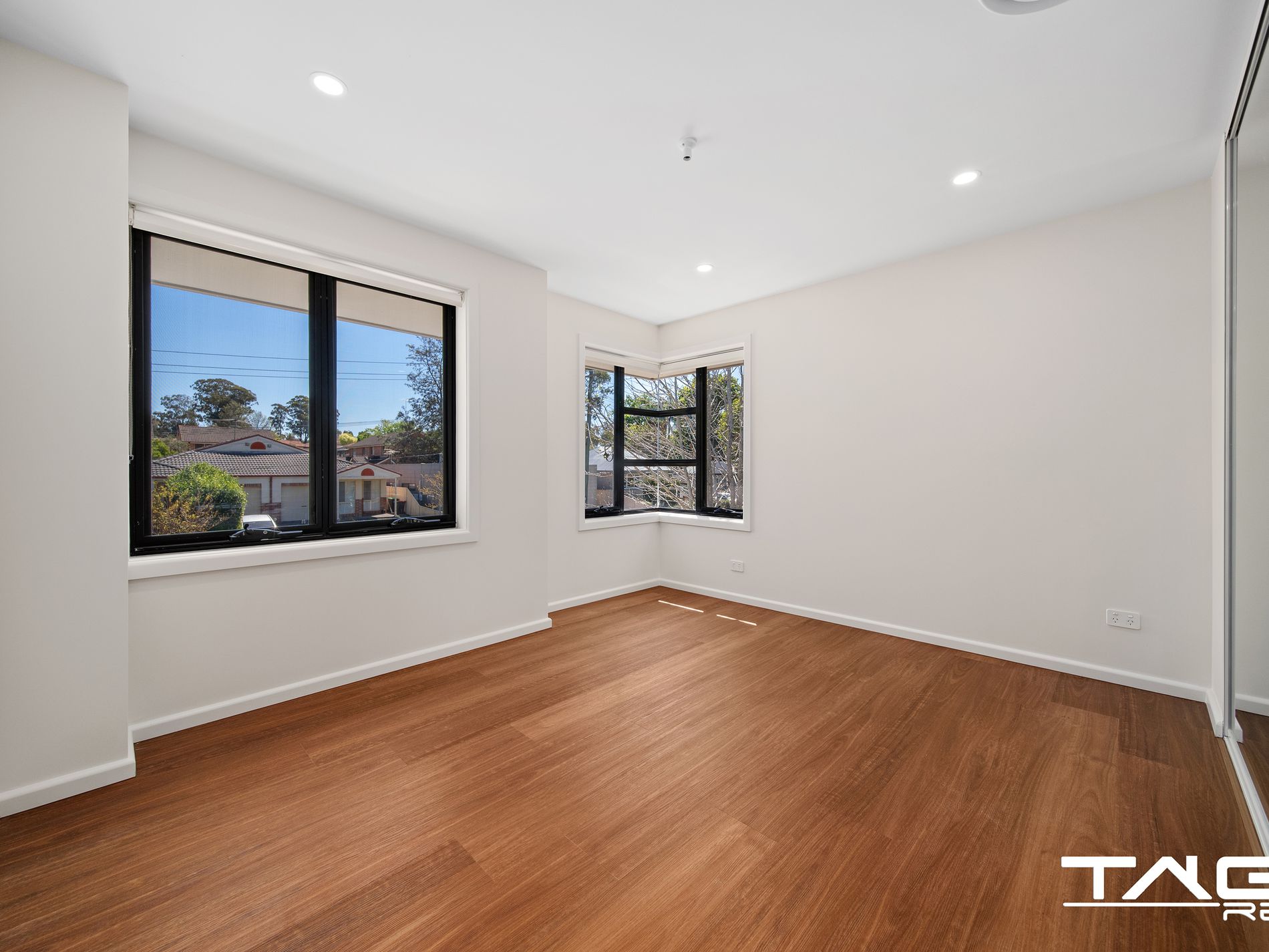 2 / 51 Jamison Road, Kingswood