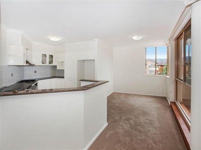 4 / 14-16 Church  St, North Wollongong