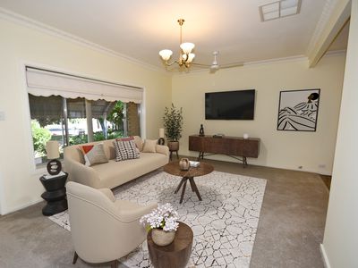 2 Brigalow Avenue, Dubbo