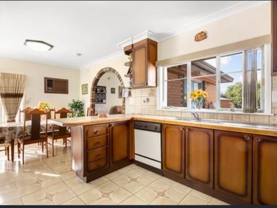 8 Daphne Street, Sunshine West