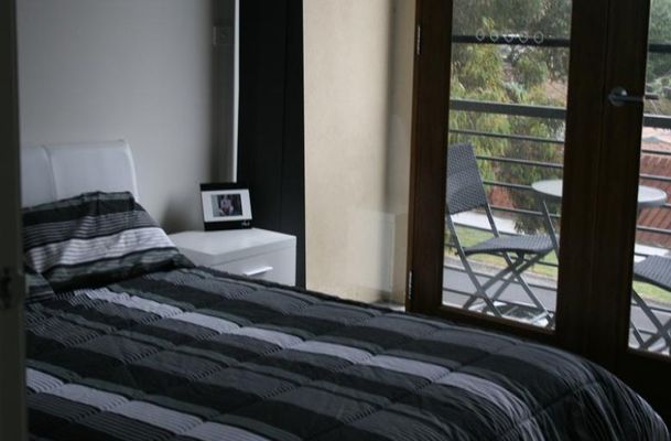 2 / 1-5 Heversham Grove, Greenvale