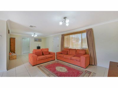105 Oak Crescent, Narromine