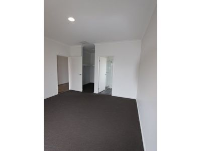 15 Badminton Court, Marshall