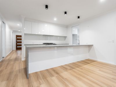 30 HILLFORD CIRCUIT, Thurgoona