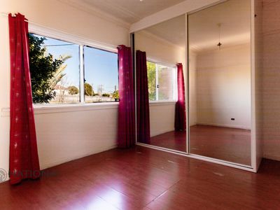 1 North Parade, Guildford