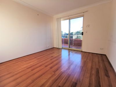 7 / 26 Henley Road, Homebush West