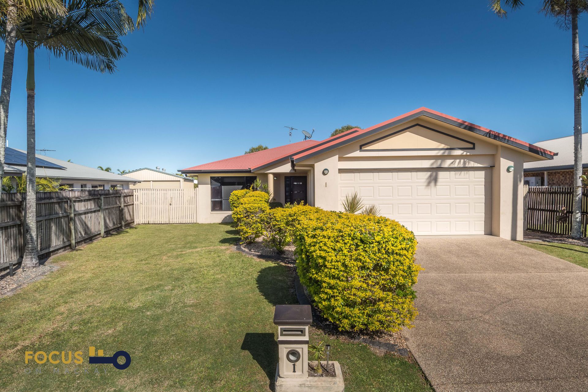 1 Kensington Court, Glenella