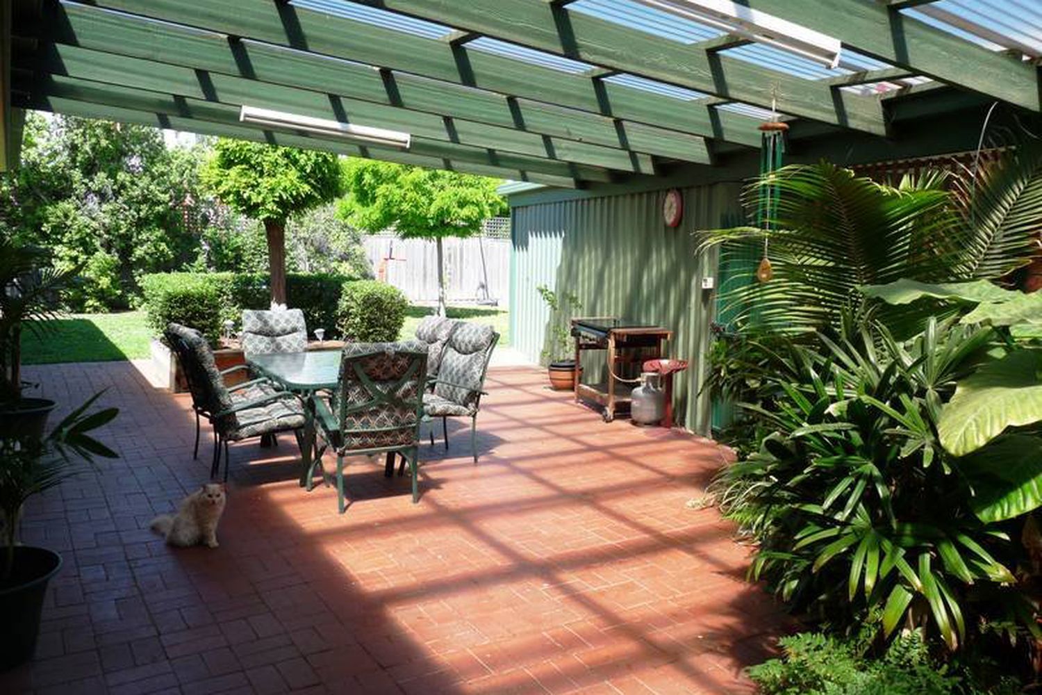 5 Clover Court, Horsham