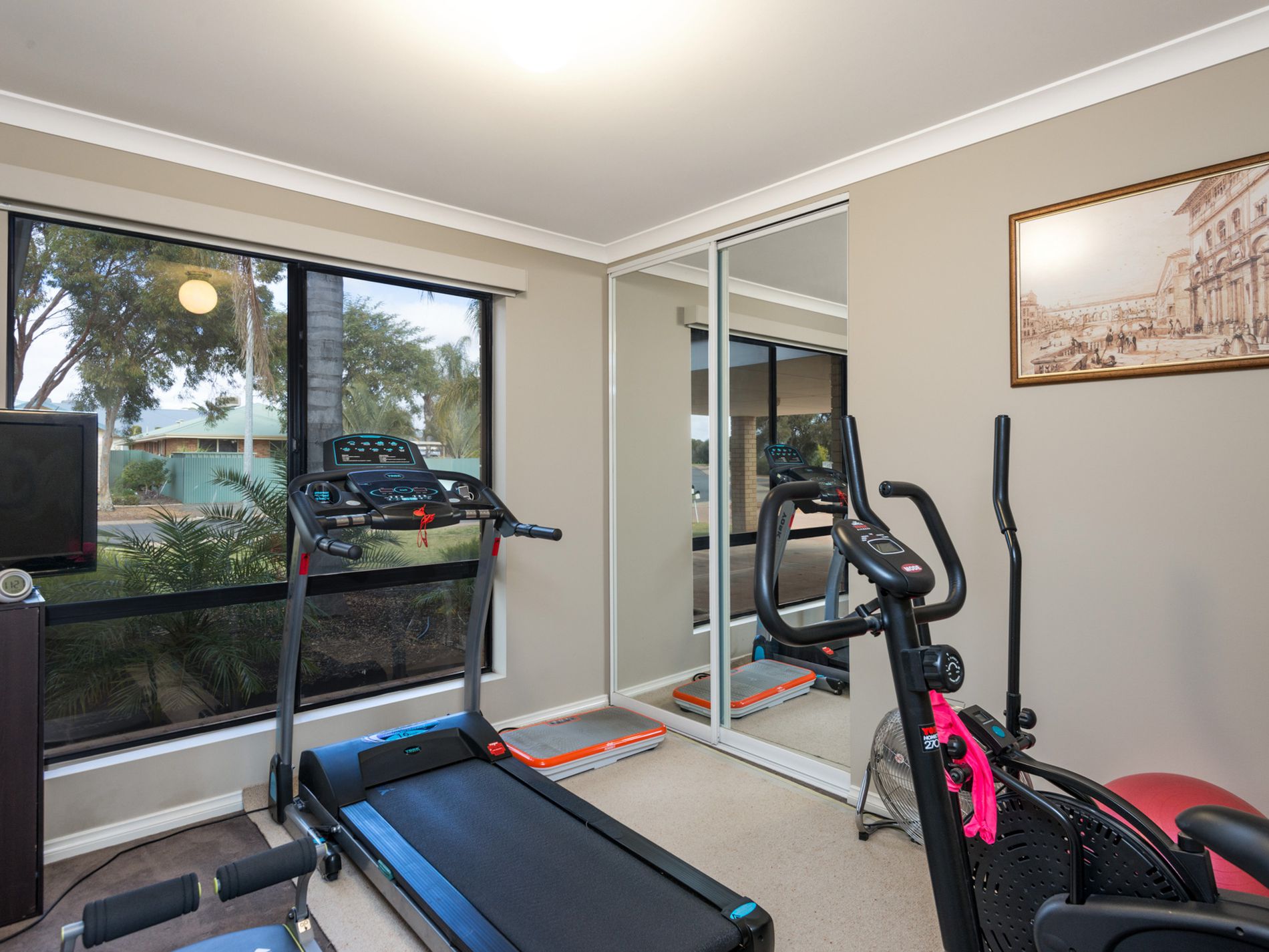 31A Longmore Parade, Broadwood
