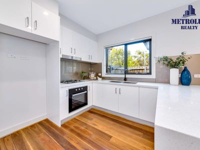 1 / 2 Agnes Court, Glen Waverley