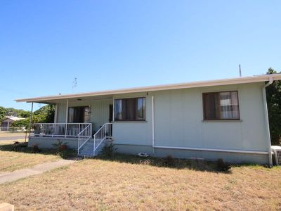 27 Hibiscus Street, Urangan
