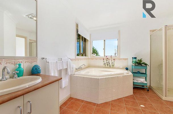 11 Peregrine road, Oaklands Junction