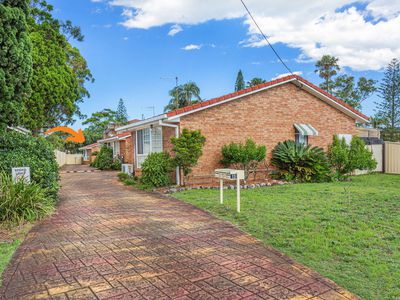 4 / 13 Parkes Street, Tuncurry