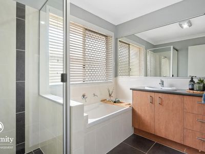 44 Baphal Crescent, Narangba