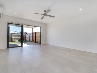 2 / 46 Burnet Circuit, Caloundra West