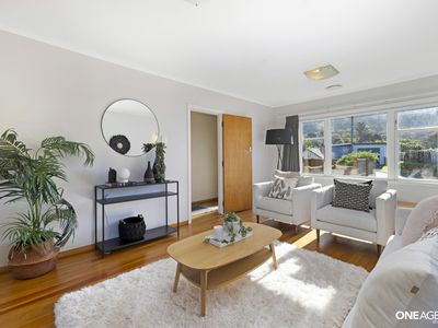 9 Woodstock Terrace, Tawa