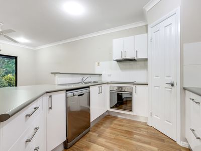 4 Lyndon Close, Bentley Park