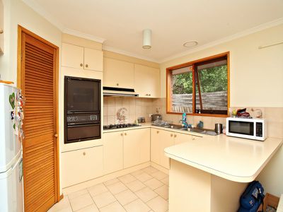 2 / 50 Tower, Werribee
