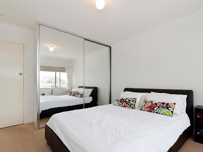 8 / 561 Canning Highway , Alfred Cove
