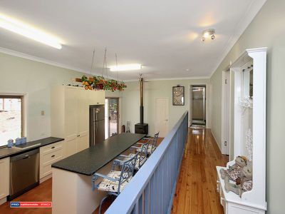14 Glenross Drive, Pine Mountain
