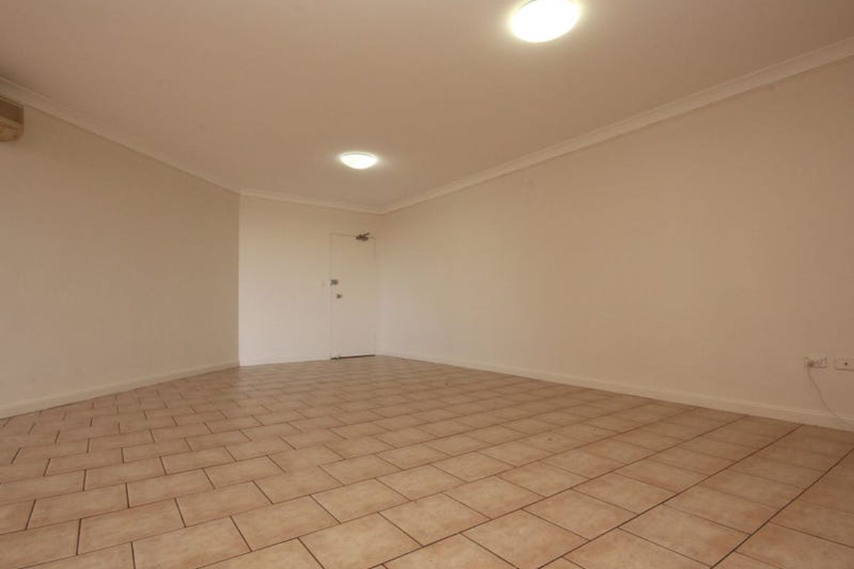 10 / 1 Civic Road, Auburn