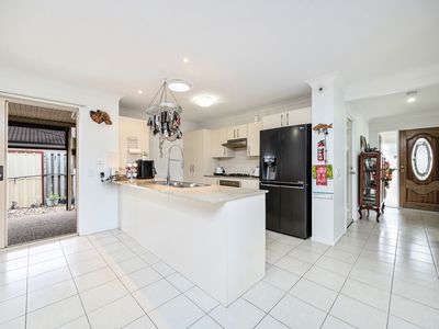 8 Kennedy Court, Urraween