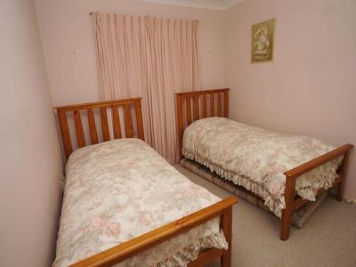 4 West Close, Hawks Nest
