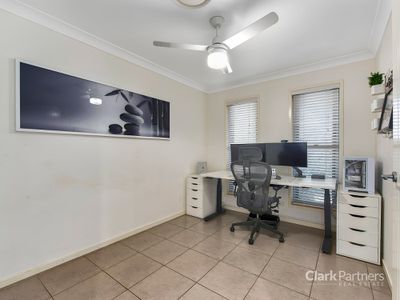 5 Curlew Court, Warner
