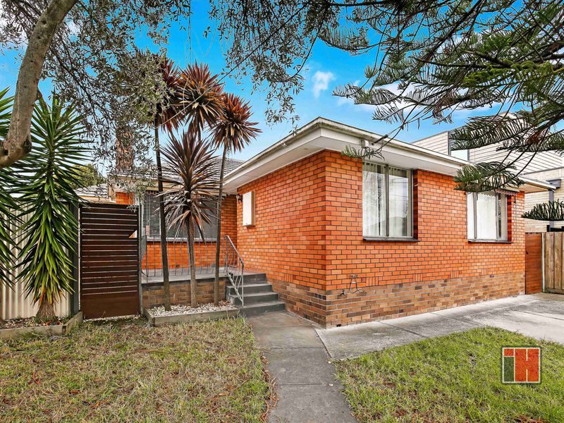 32 Range Road, Burwood East