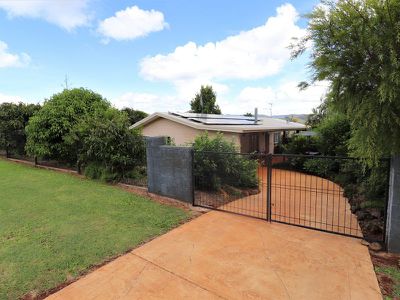 17 Tardent Street, Atherton