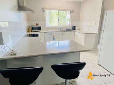 8 / 9 Hogan Court, Gray