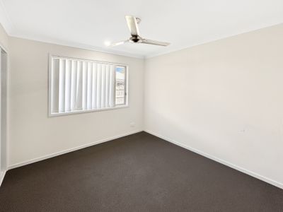 1 / 44 Village Blvd, Pimpama