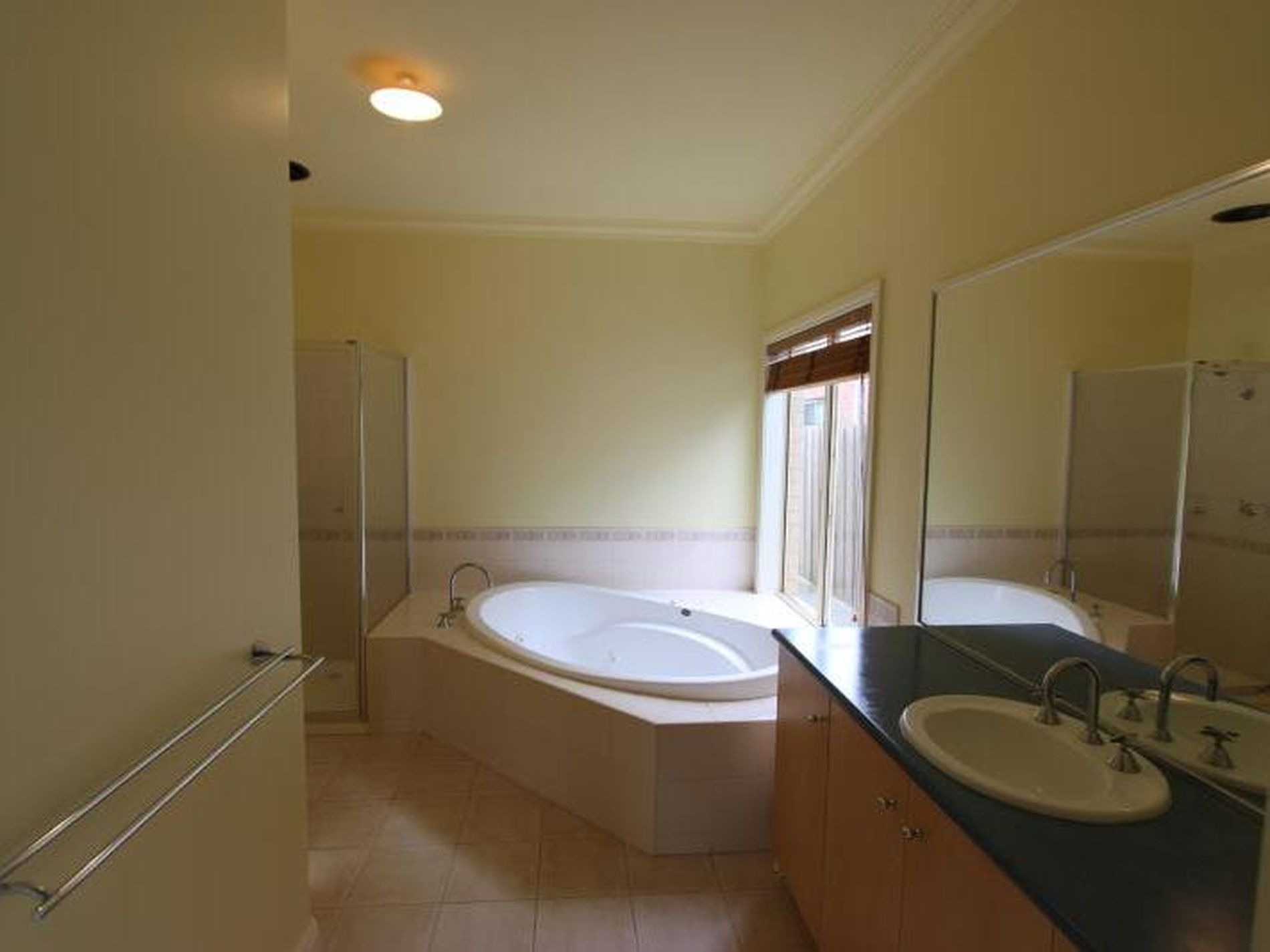 18 Recreation Drive, Leopold