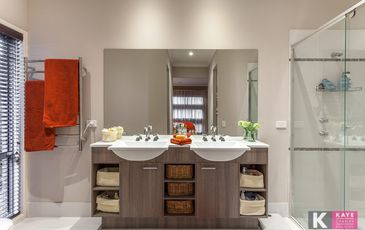 11 Huntingdale Street, Officer