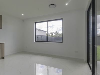 76 Contour Road, Austral