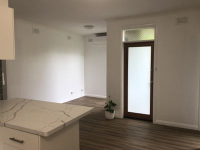 2 / 5 Raglan Street, Newtown